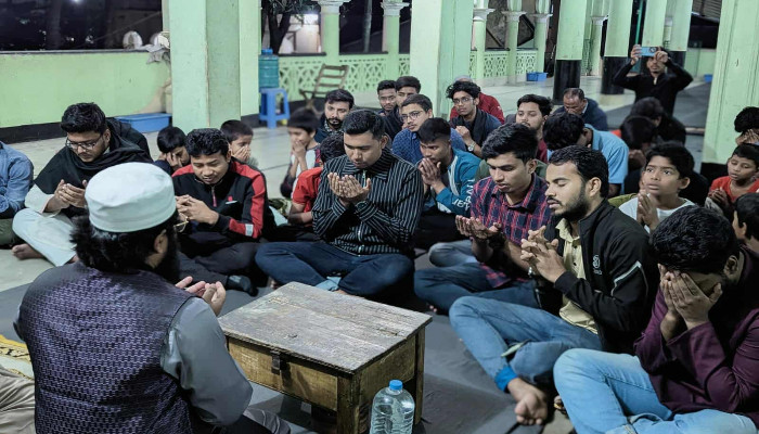 বেগম খালেদা জিয়ার  সুস্থতা কামনায় জসীম উদ্‌দীন হল ছাত্রদলের দোয়া-মিলাদ মাহফিল